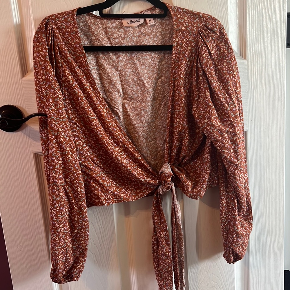Medium women’s tie crop top